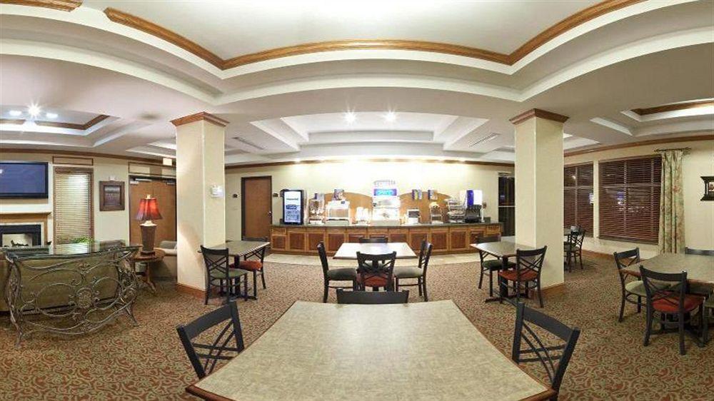 Holiday Inn Express Mineral Wells By Ihg Паркерсбург Екстер'єр фото