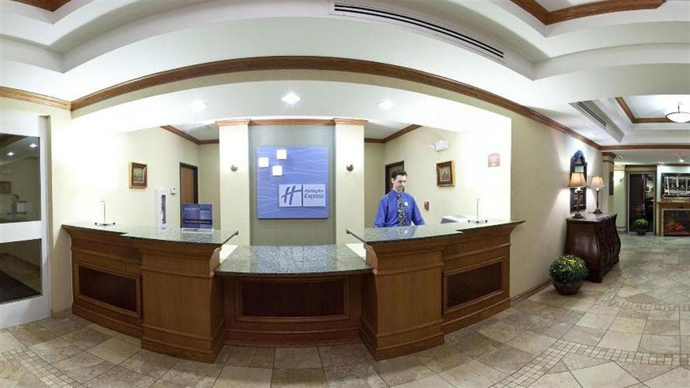 Holiday Inn Express Mineral Wells By Ihg Паркерсбург Екстер'єр фото
